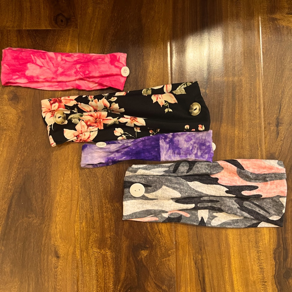 136. Lot of 4 Headbands with buttons